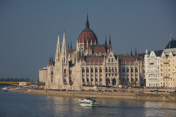 PARLIAMENT-RIVER