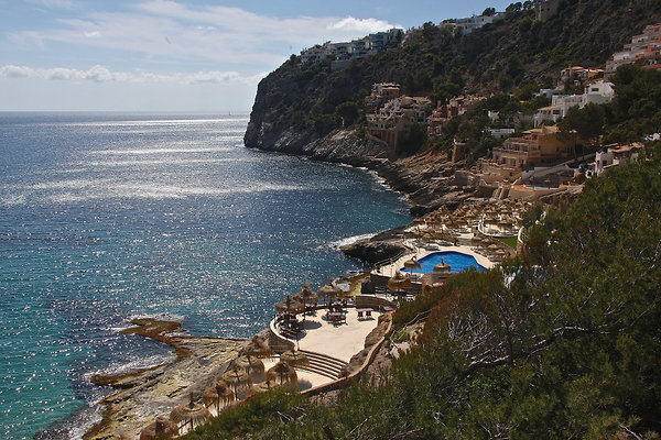 CALA.LLAMP-VIEW.OF.APT