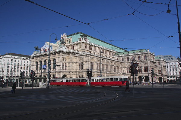 SUNDAY IN VIENNA, SPRING 2014