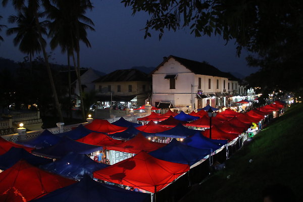 NIGHT.MARKET