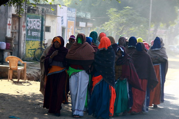 INDIA-MASKED.WOMEN